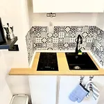 Modern Apartment Near Centro